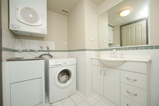 Laundry (2011-04-07)