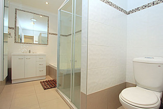 Bathroom (2013-11-21)