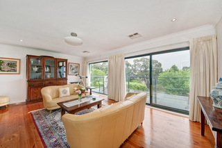 Lounge Room (2011-11-10)