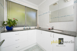 Bathroom (2014-10-08)