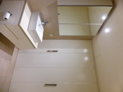 Bathroom (2017-01-20)