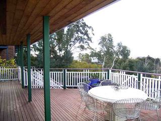 Outdoor Entertaining (2005-09-01)