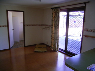 Dining (2006-08-17)