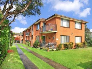 7/9 Campbell Street Wollongong - Front (2018-02-08)