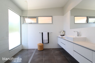Bathroom (2013-11-26)