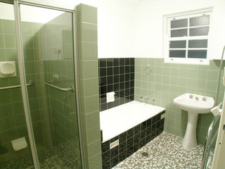 Bathroom (2005-05-28)