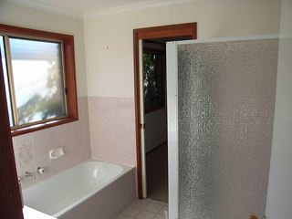 Bathroom (2010-09-16)