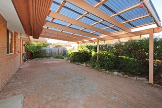 Covered entertaining area (2017-02-10)