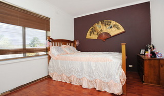 Bedroom 2 (2010-11-24)