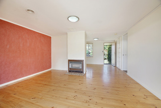 Lounge Room (2014-11-04)
