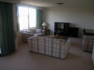 Lounge (2004-10-08)