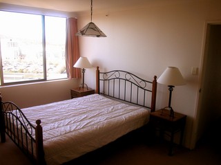 Bed 1 (2004-09-06)