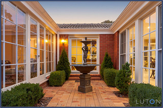 Courtyard (2014-06-26)
