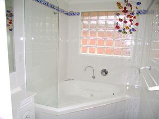 Bathroom (2004-05-05)