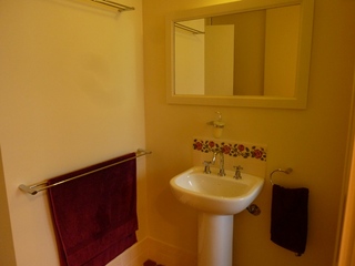Bathroom (2014-03-17)