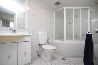 Ensuite (2010-12-01)