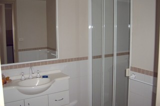 Bathroom (2007-04-30)