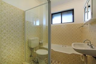 9/60 Campbell Street Wollongong - Bathrooms (2015-12-15)