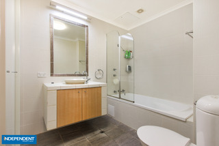 Bathroom (2013-10-02)