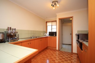 Kitchen (2010-08-06)