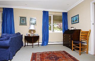 Family room (2004-10-14)