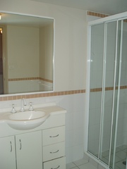 Bathroom (2009-10-06)