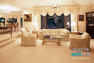 Formal Living (2010-09-16)