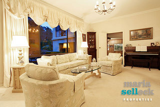 Formal Living (2010-09-16)