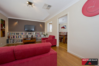 Lounge Room (2012-11-05)