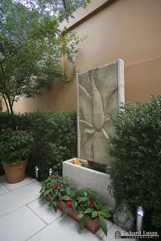 Water feature (2008-04-09)