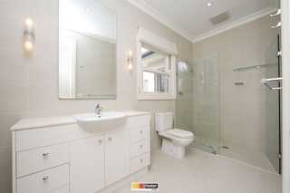 Ensuite (2010-11-10)