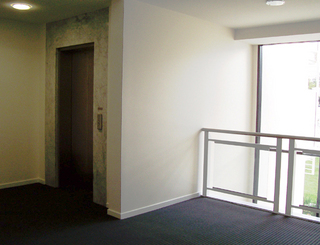 Entry/Hall/Elevator (2006-05-01)