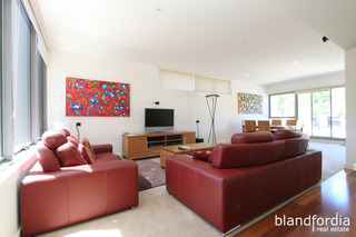 Living Room (2013-01-15)