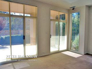 Formal Living (2011-07-13)