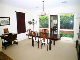 Dining (2004-04-16)