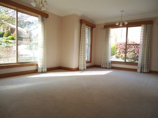 Lounge Room (2011-06-23)