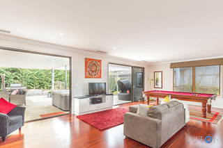 Living areas to outdoor entertaining area (2015-08-19)
