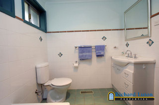 Bathroom (2005-11-25)