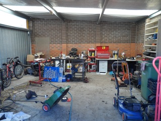 Work area inside garage (2014-10-10)