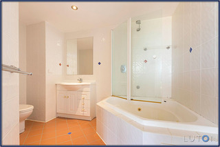 En-suite Bathroom (2015-01-23)