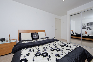 Bedroom 2 (2011-12-08)