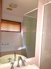 Bathroom (2015-12-01)