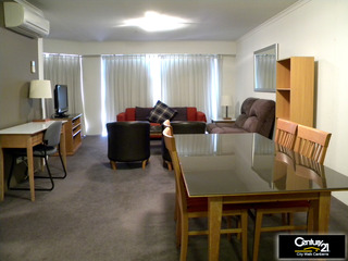 Lounge Room (2014-07-28)