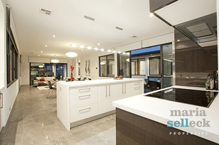 Kitchen and Informal Living Areas (2013-08-08)