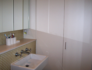 Bathroom (2006-05-01)