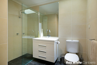 Bathroom (2011-07-12)