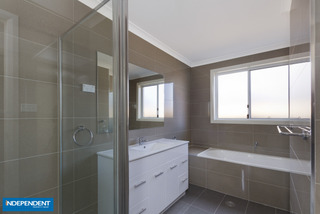 Bathroom (2013-11-20)