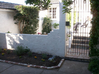 Front entry (2006-11-02)