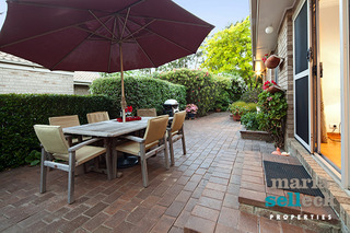 Alfresco Dining (2014-11-04)