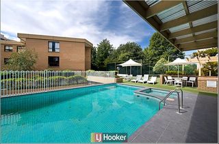 Pool Area (2015-03-20)